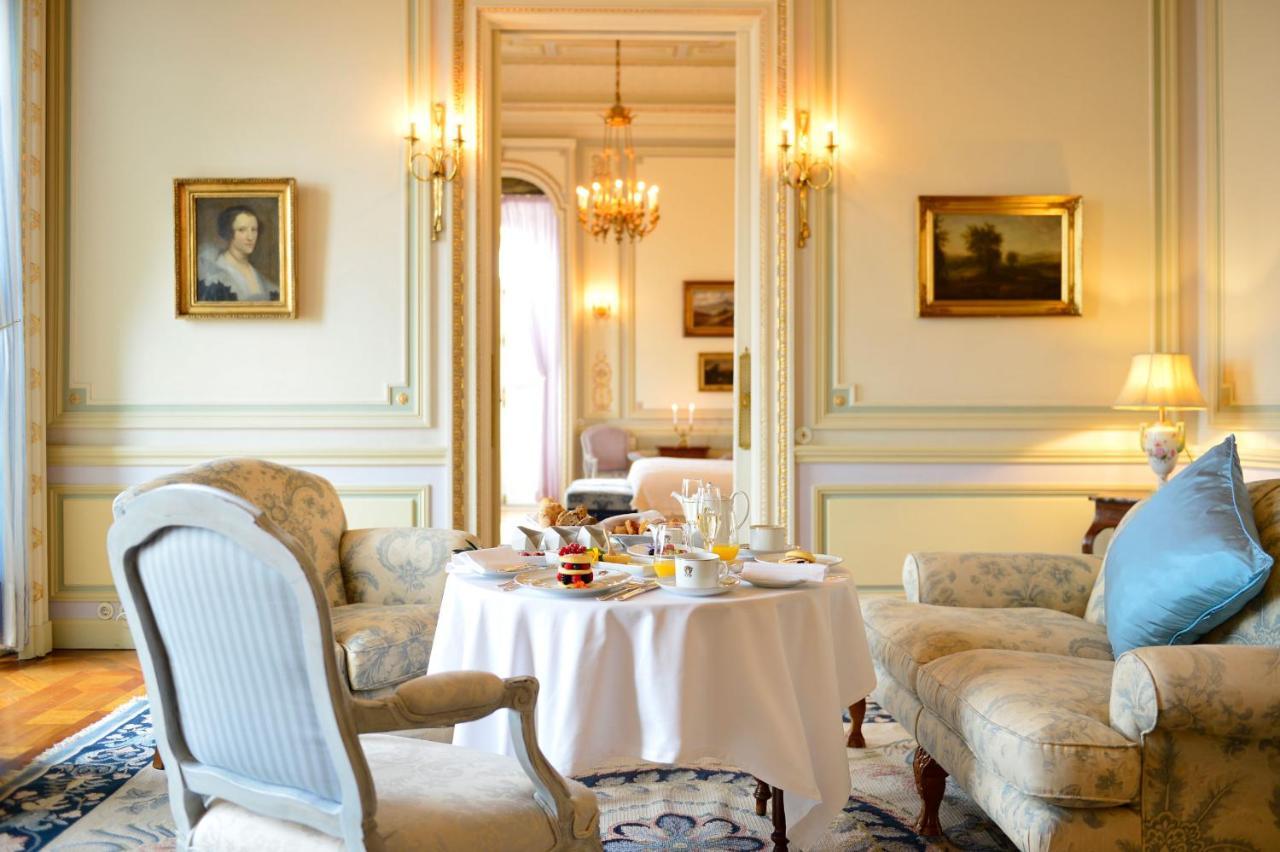Pestana Palace Lisboa Hotel & National Monument - The Leading Hotels Of The World Esterno foto A suite at the Hotel de Crillon