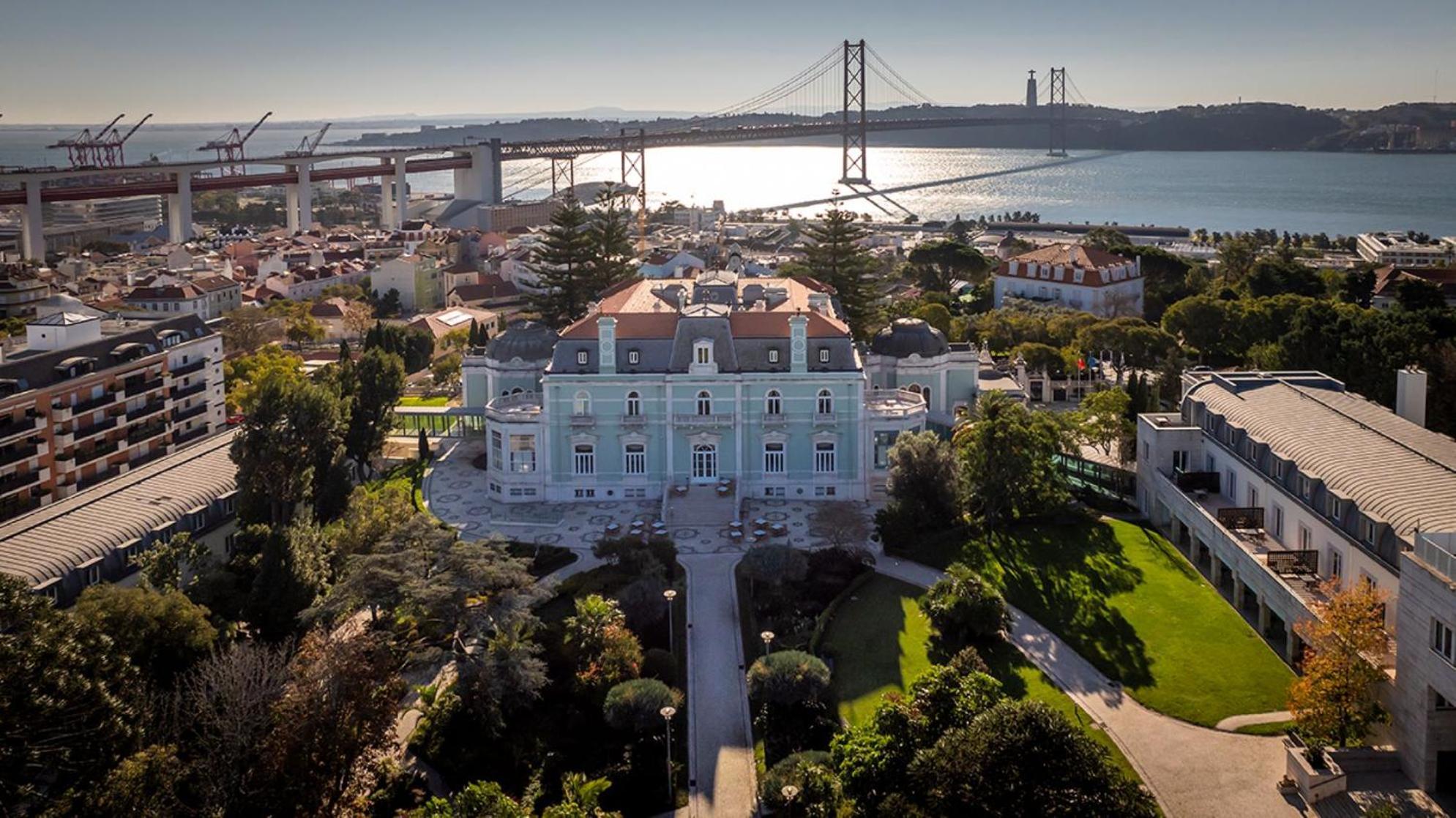 Pestana Palace Lisboa Hotel & National Monument - The Leading Hotels Of The World Esterno foto Aerial view of the palace
