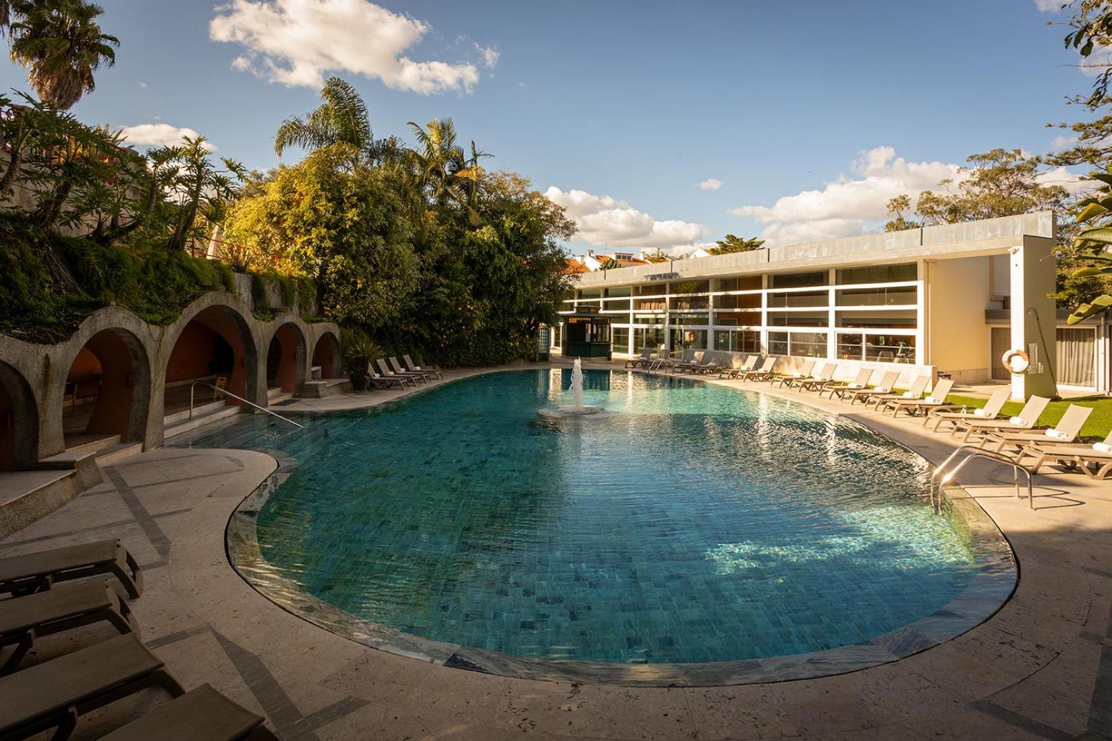 Pestana Palace Lisboa Hotel & National Monument - The Leading Hotels Of The World Esterno foto The swimming pool at the hotel
