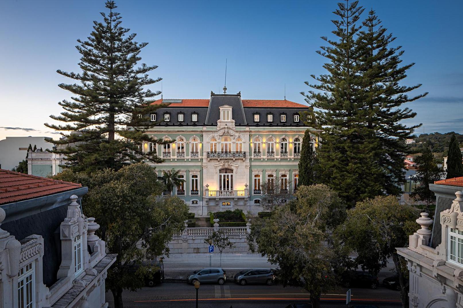 Pestana Palace Lisboa Hotel & National Monument - The Leading Hotels Of The World Esterno foto The Hotel Estoril Sol, where the 1987 contest was held.