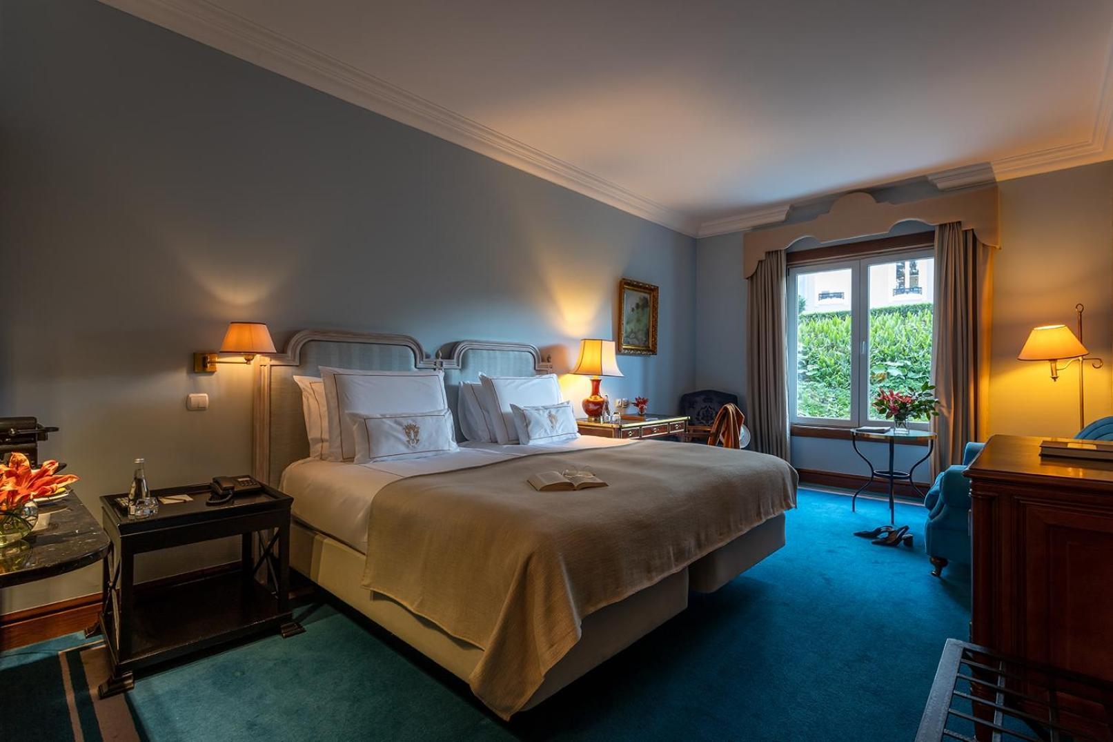 Pestana Palace Lisboa Hotel & National Monument - The Leading Hotels Of The World Esterno foto A room at the Hotel de Crillon