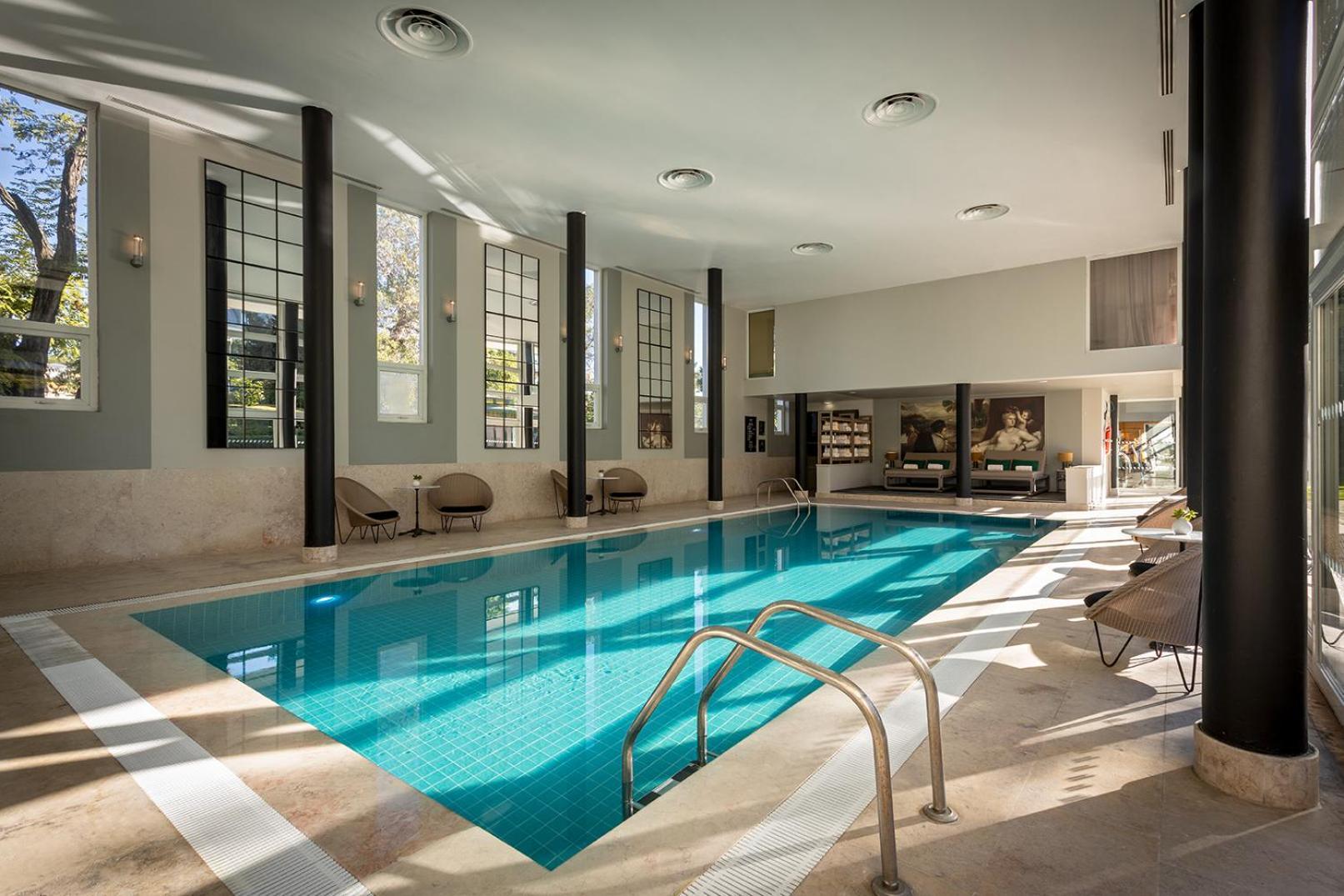 Pestana Palace Lisboa Hotel & National Monument - The Leading Hotels Of The World Esterno foto The swimming pool at the hotel