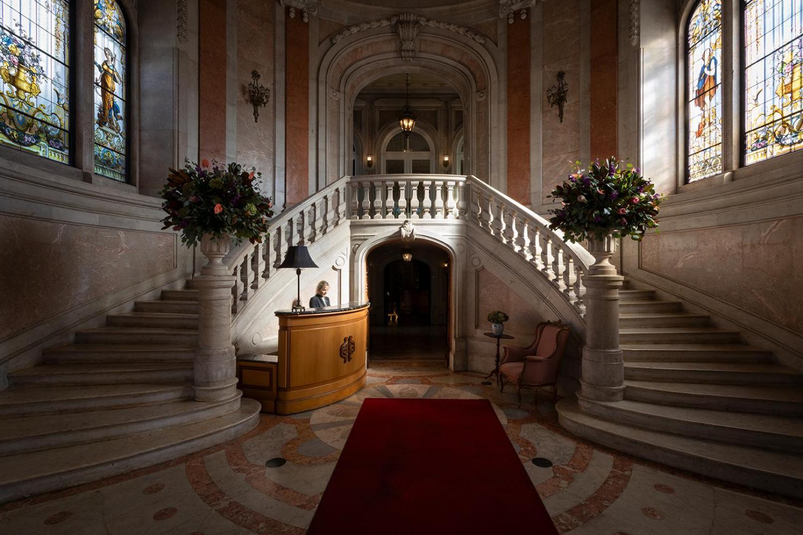 Pestana Palace Lisboa Hotel & National Monument - The Leading Hotels Of The World Esterno foto The entrance of the university